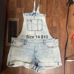 Overall shorts